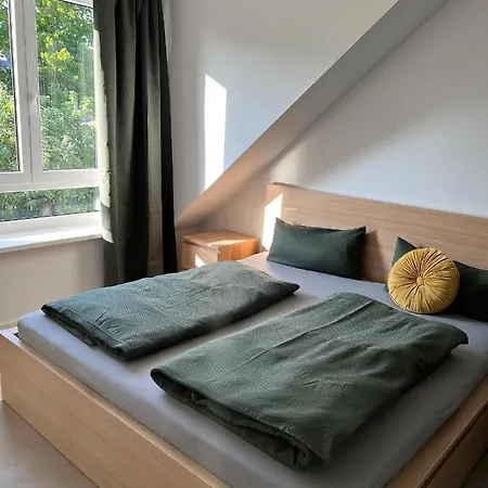 Ruhige Mit 2 Schlafzimmern Auf 80qm Apartment *